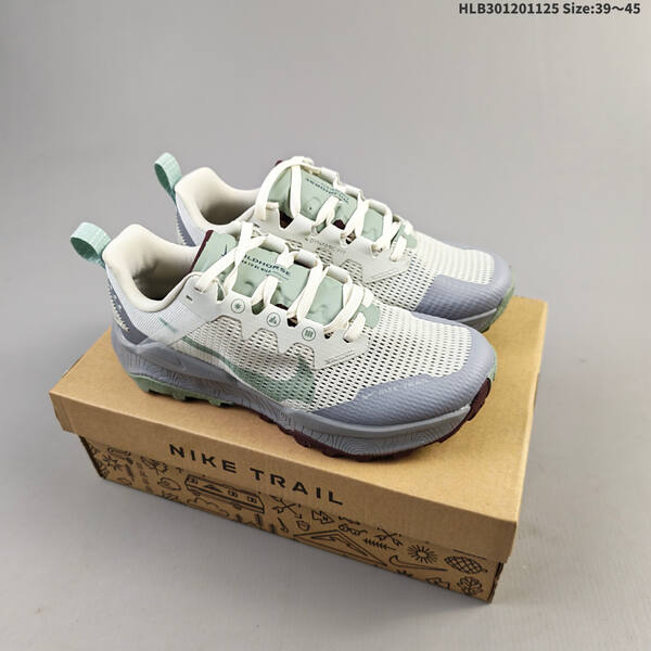 NIKE REACT WILDHORSE 8 lifestyle