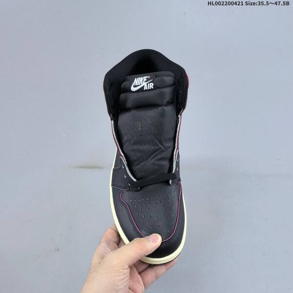 Jordan Air Jordan 1 High OG Black/Muslin with blue and pink contrast piping 35.5-47.5 basketball