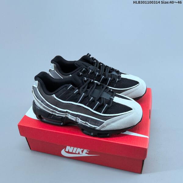 Nike Air Max 95 black green red white EU 40-46 running shoe