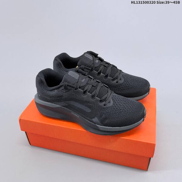 Nike Zoom Winflo 11 black white EU 36-45 running shoe