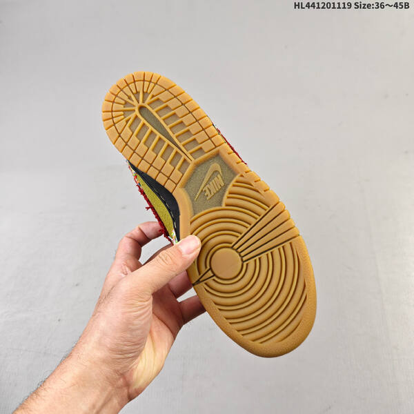 Nike SB Dunk Low ZoomAir lifestyle