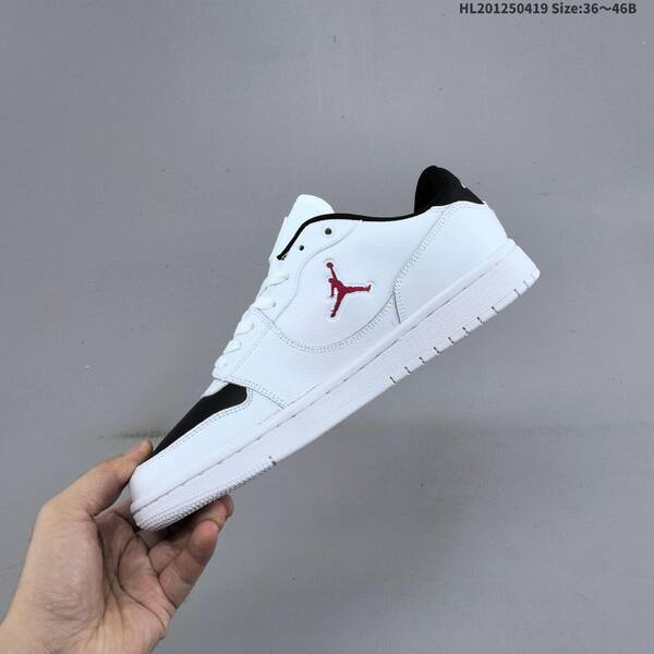 Jordan Court Connect Black/White and White/Black/Red EU 36-46 casual