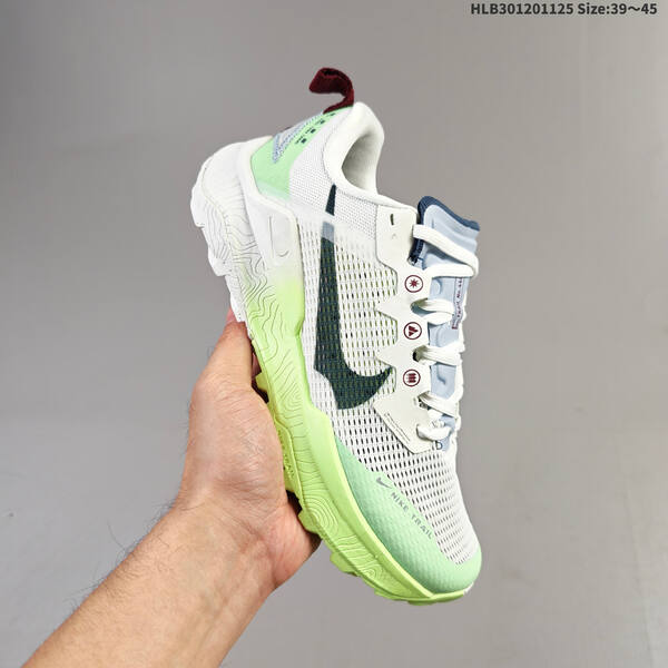 NIKE REACT WILDHORSE 8 lifestyle