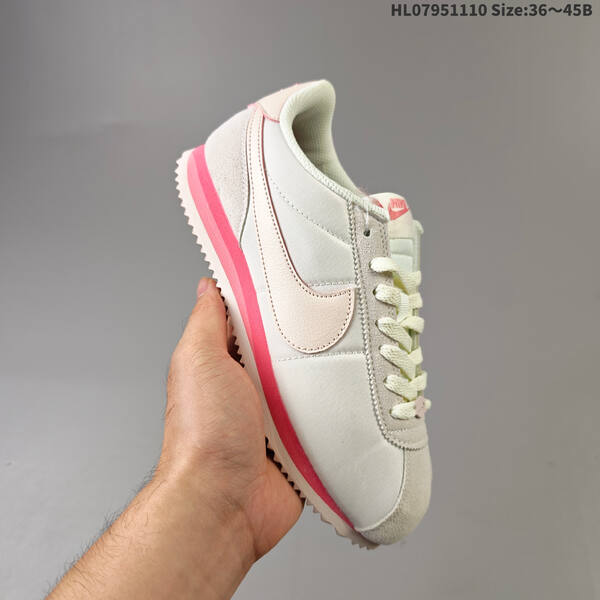 Nike Classic Cortez Nylon lifestyle
