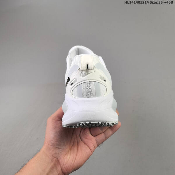 Nike VOMERO 18 GTX ReactX Air Zoom lifestyle