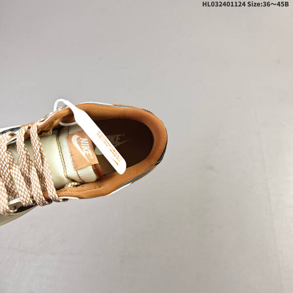 NIKE DUNK SB LOW supreme lifestyle