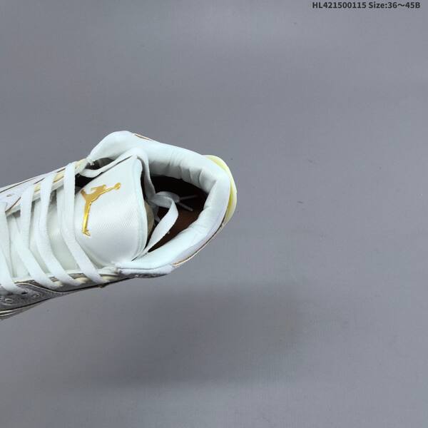 Jordan Air Jordan 3 Retro SE white/metallic gold/icy blue EU 36-45 basketball