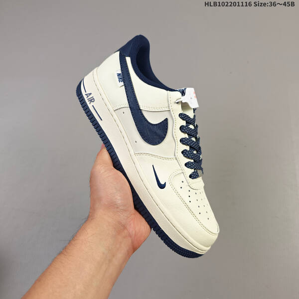 NIKE AIR FORCE 1 07 LV8 QW5836-0 lifestyle