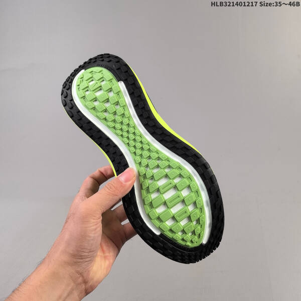 Nike VOMERO PLUS ReactX Air Zoom lifestyle