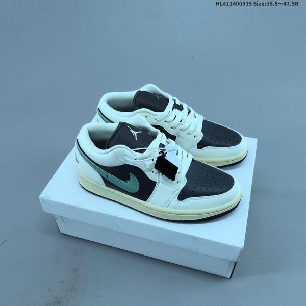 Jordan Air Jordan 1 Low Light British Tan / Black / Light Blue 35.5~47.5 lifestyle
