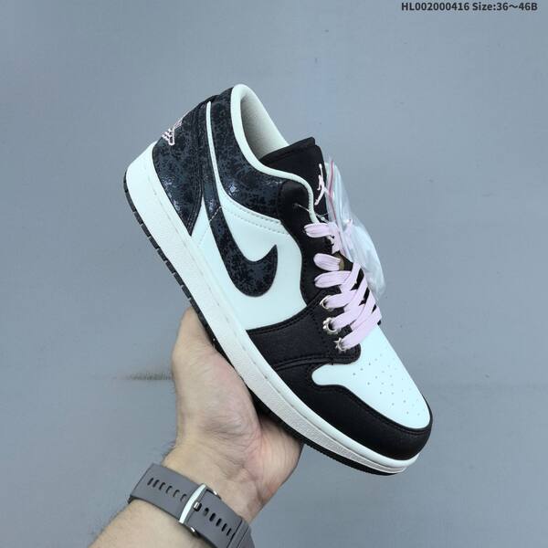 Jordan Air Jordan 1 Low SE black/white/pink EU 36-46 lifestyle