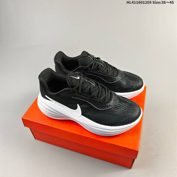 Nike VOMERO ReactX Air Zoom lifestyle