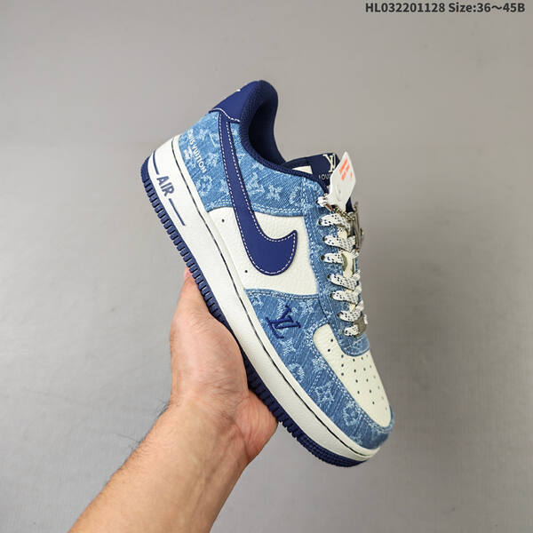 NIKE AIR FORCE 1 07 LV8 DF0188-1 lifestyle