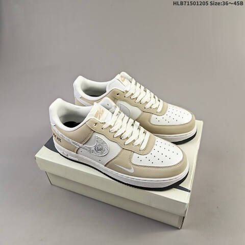 150 NIKE AIR FORCE 1 07 LX DQ662