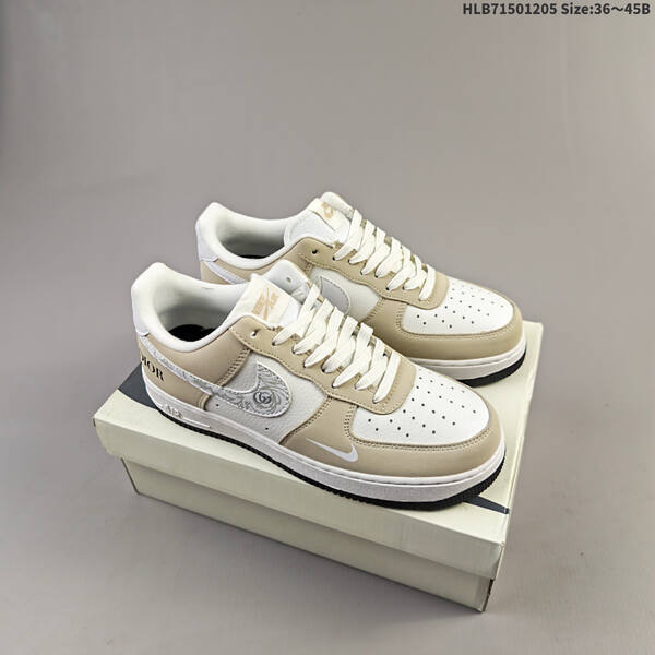 150 NIKE AIR FORCE 1 07 LX DQ662 lifestyle