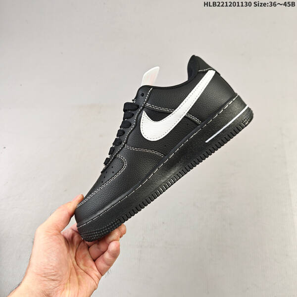 Nike Air Force 1 07 lifestyle