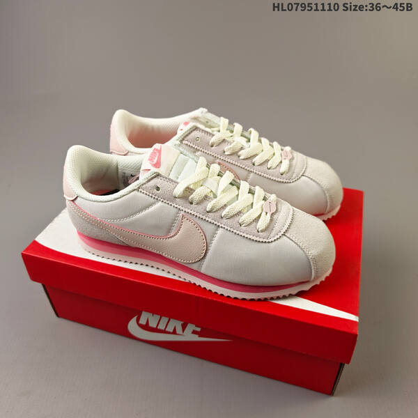 Nike Classic Cortez Nylon lifestyle