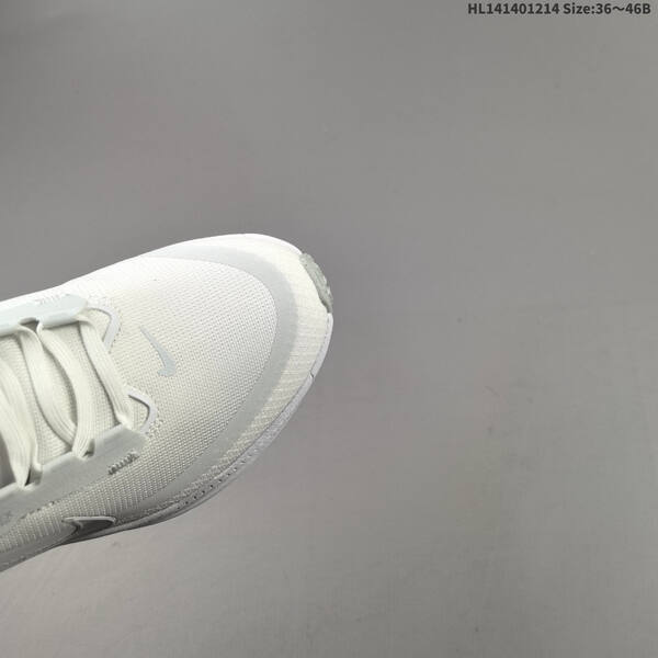 Nike VOMERO 18 GTX ReactX Air Zoom lifestyle