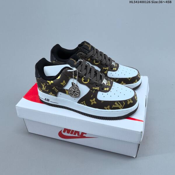 NIKE AIR FORCE 1 07 GUCCI CZ3986 lifestyle
