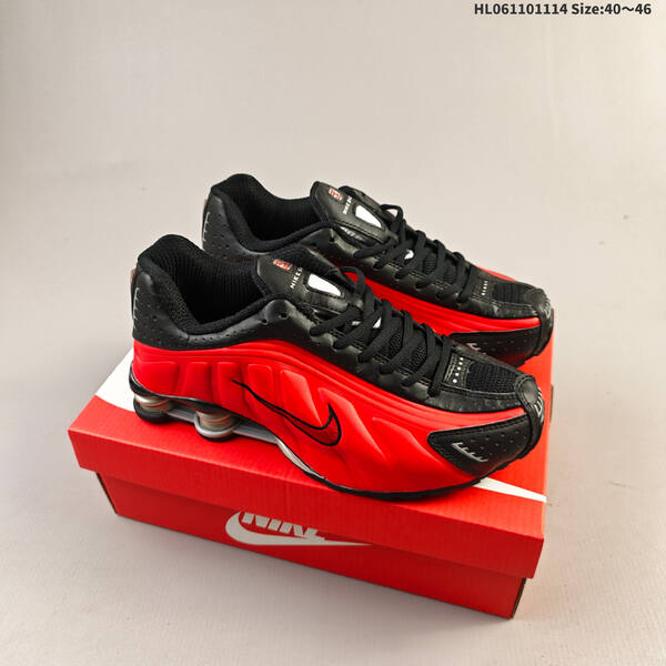 NIKE SHOX R4 lifestyle