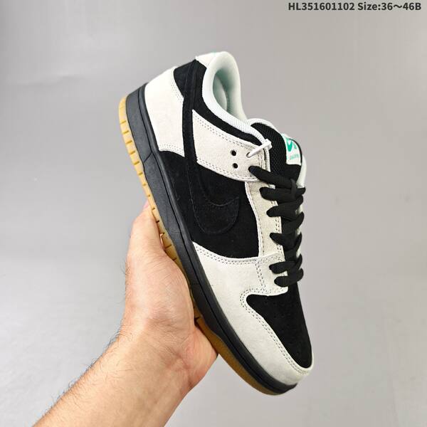 NIKE SB DUNK Nike Dunk SB Low Dust Noir lifestyle