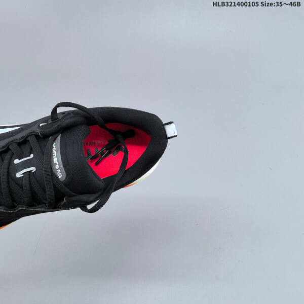 Nike VOMERO PLUS ReactX Air Zoom lifestyle