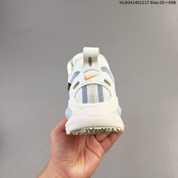 Nike VOMERO 18 GTX ReactX Air Zoom lifestyle