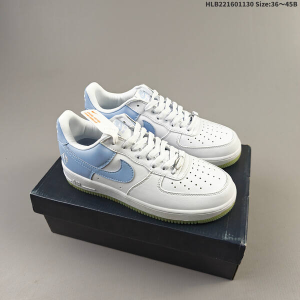 NIKE AIR FORCE 1 07 HQ3822-400 S lifestyle