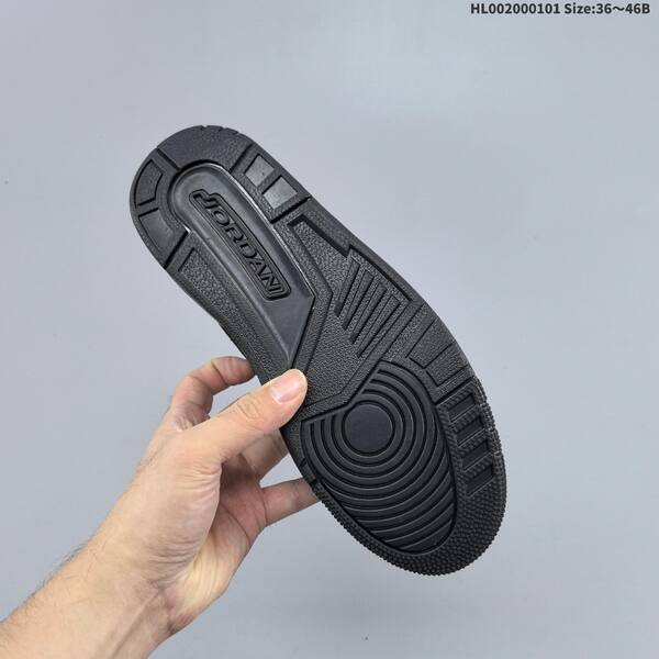 Jordan Legacy 312 Low Triple Black EU 36-46 lifestyle