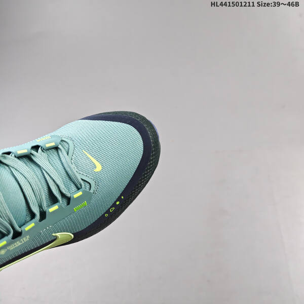 Nike VOMERO 18 GTX ReactX Air Zoom lifestyle