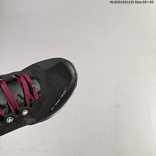 NIKE REACT WILDHORSE 8 lifestyle