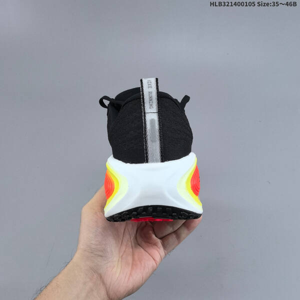 Nike VOMERO PLUS ReactX Air Zoom lifestyle
