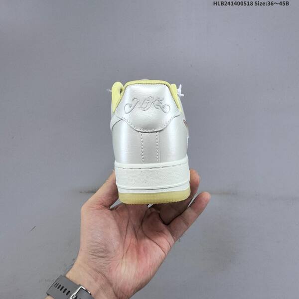 Nike Air Force 1 07 metallic silver pale yellow white EU 36-45 sneaker