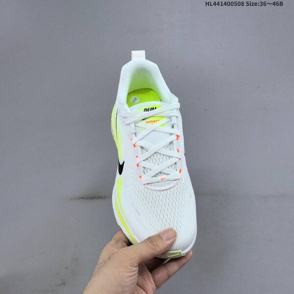 Nike Air Zoom Vomero 18 lifestyle