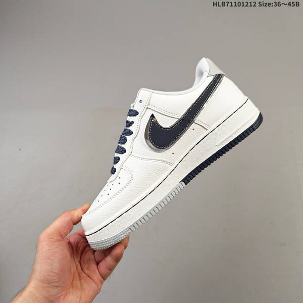 NIKE AIR FORCE 1 07 LX DQ6628 lifestyle