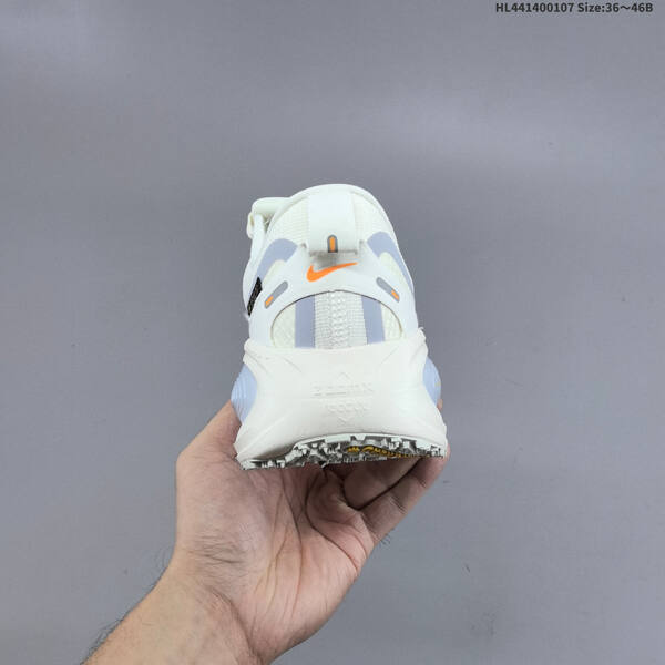 Nike VOMERO 18 GTX ReactX Air Zoom lifestyle