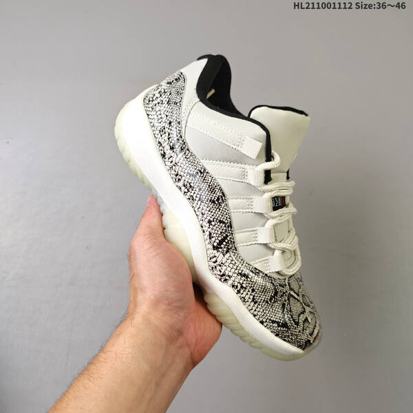 Jordan Air Jordan 11 Retro Low white/royal blue EU 36-46 basketball