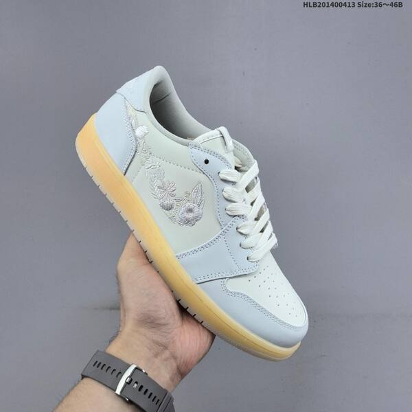 Jordan Air Jordan 1 Low light blue/white with floral embroidery and gum sole EU 36-46 basketball