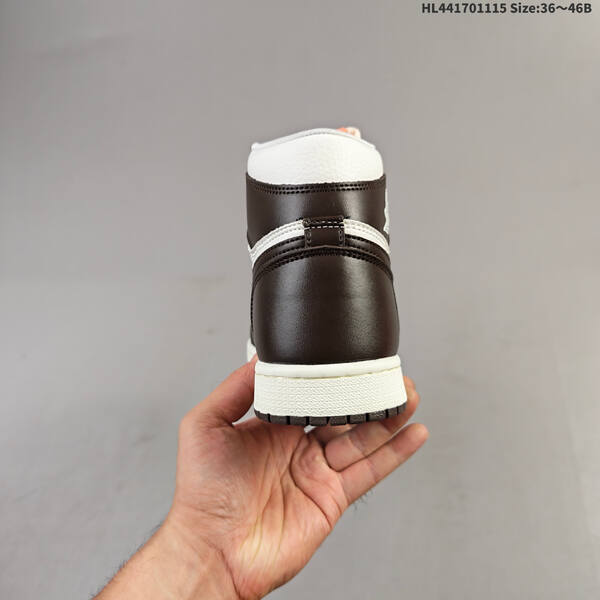 Jordan Air Jordan 1 Retro High OG black/white/cream with peach accents 36~46B lifestyle