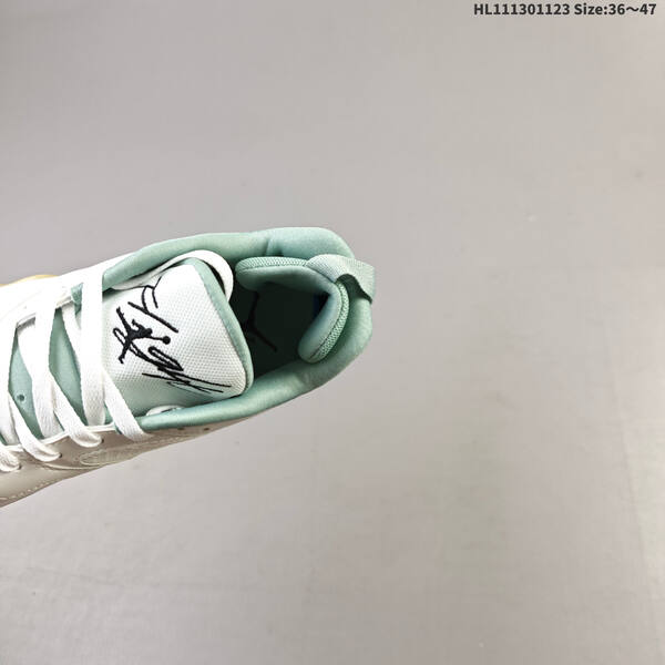 Jordan MVP 92 HQ3950-102 White/Sail/Light Mint/Gum EU 36-47 basketball