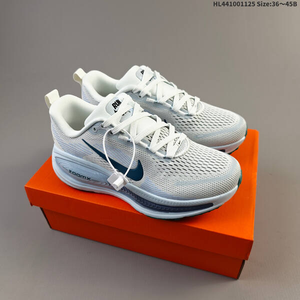 Nike VOMERO 18X Nike VOMERO 18 HM6803 100 36 36 5 37 5 38 lifestyle