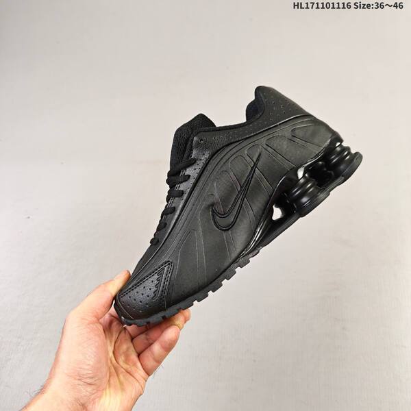 Nike Shox R4 lifestyle