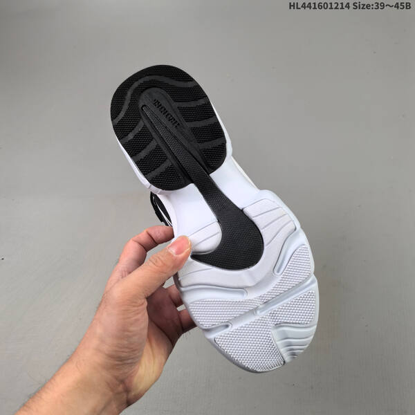 NIKE AIR MAX ALPHA SAVAGE 2 lifestyle