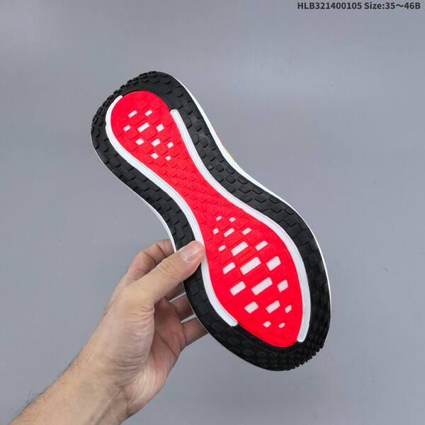 Nike VOMERO PLUS ReactX Air Zoom lifestyle