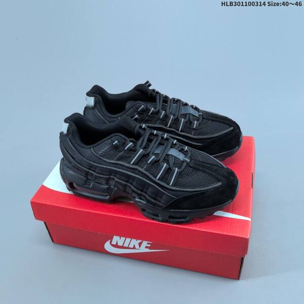 Nike Air Max 95 black green red white EU 40-46 running shoe