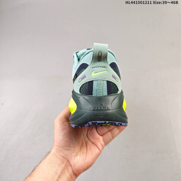 Nike VOMERO 18 GTX ReactX Air Zoom lifestyle