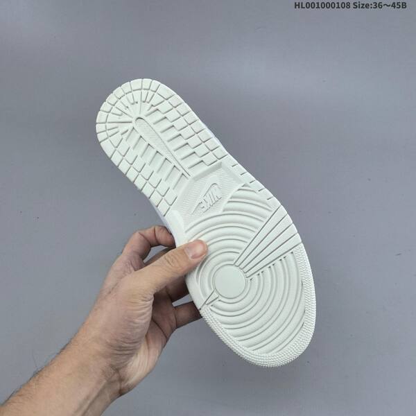 Jordan Air Jordan 1 Low Paris white/light grey EU 36-45 lifestyle
