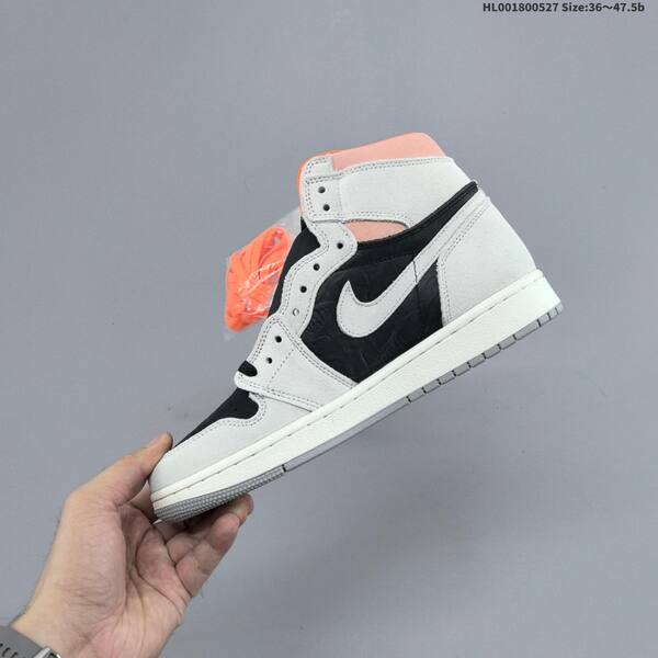 Jordan Air Jordan 1 Retro High OG Neutral Grey/Black/Hyper Crimson EU 36-47.5 basketball