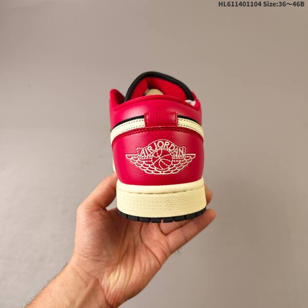 Jordan Air Jordan 1 Low black/red with cream accents EU 36-46 lifestyle