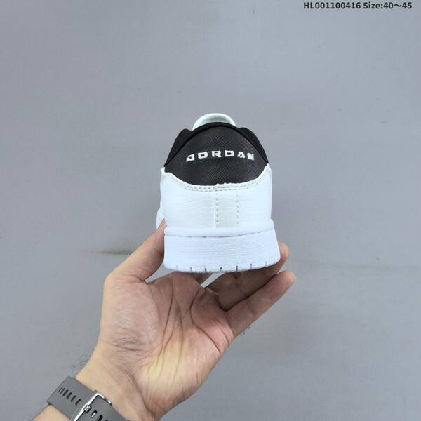 Jordan Court Connect White/Black/Red EU 40-45 casual
